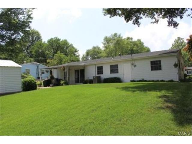 246 Howard Dr, Ballwin, MO 63021 photo 2