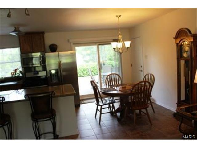 246 Howard Dr, Ballwin, MO 63021 photo 10