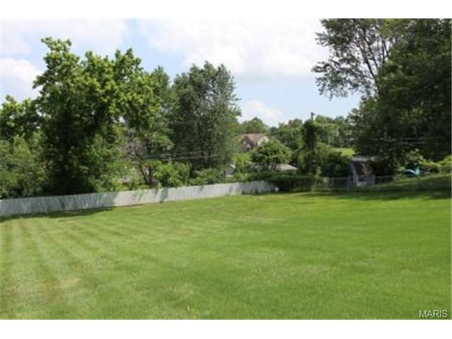 246 Howard Dr, Ballwin, MO 63021 photo 5
