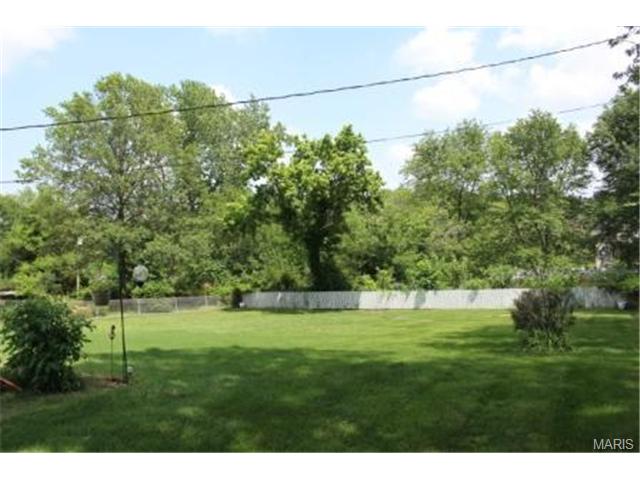 246 Howard Dr, Ballwin, MO 63021 photo 4