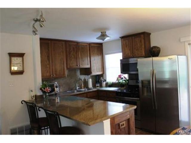 246 Howard Dr, Ballwin, MO 63021 photo 8