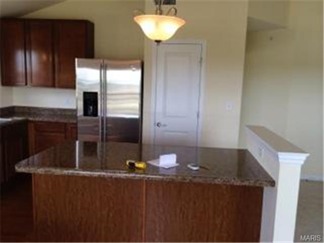 330 Bramblett Hls, O'fallon, MO 63366 photo 2