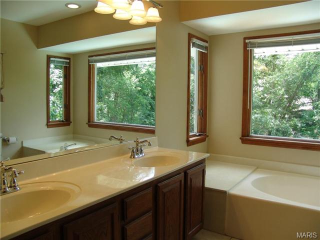 16622 Evergreen Frst, Ballwin, MO 63011 photo 21