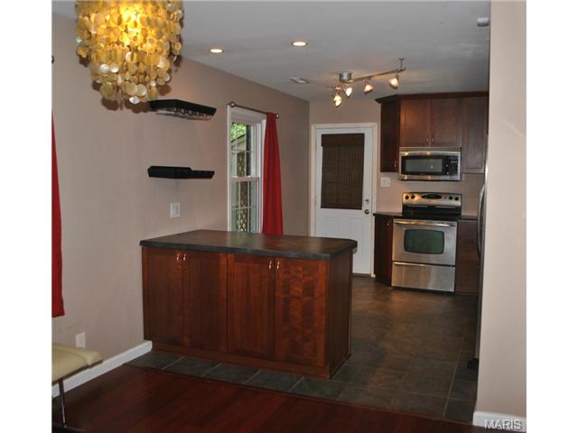 929 Crestland Dr, Ballwin, MO 63011 photo 5