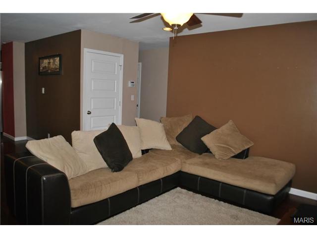 929 Crestland Dr, Ballwin, MO 63011 photo 6