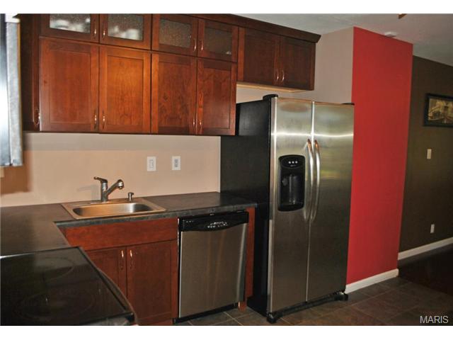929 Crestland Dr, Ballwin, MO 63011 photo 3