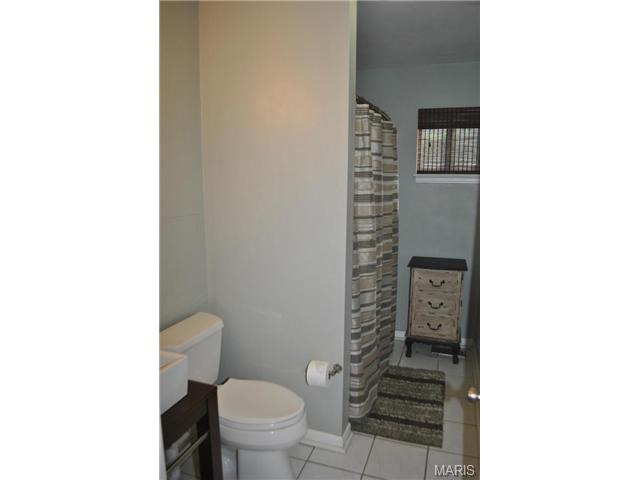 929 Crestland Dr, Ballwin, MO 63011 photo 11
