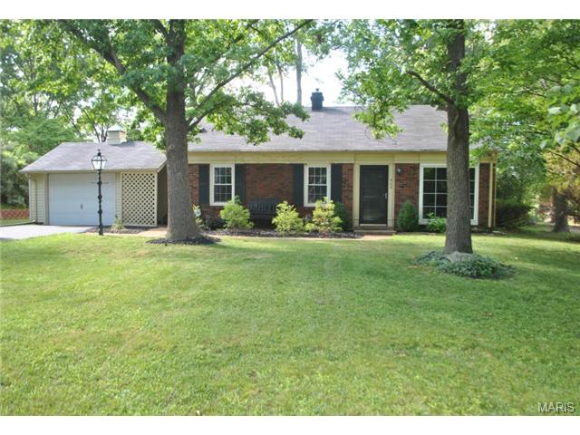 929 Crestland Dr, Ballwin, MO 63011 photo 1