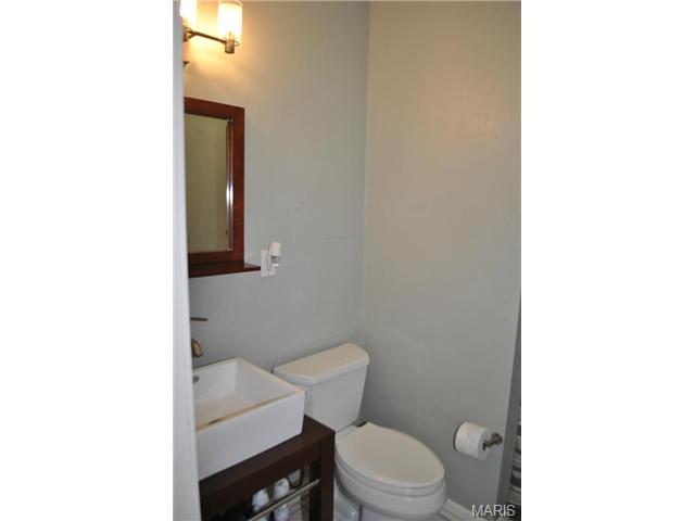 929 Crestland Dr, Ballwin, MO 63011 photo 12