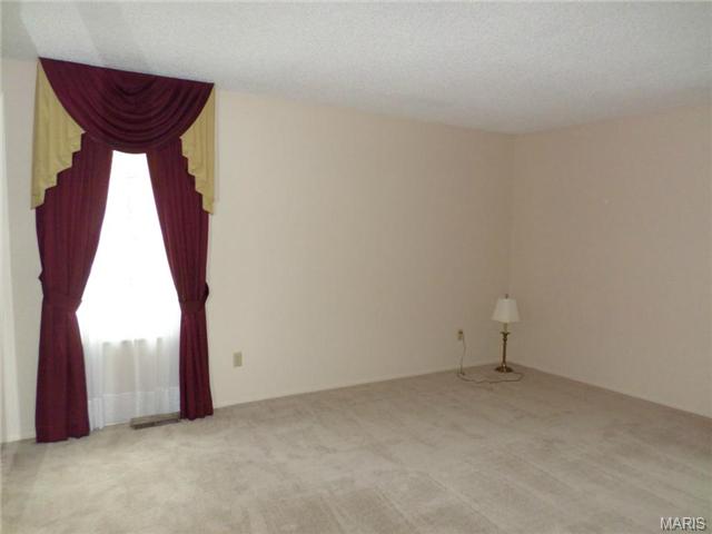 1751 Tralee Ln, Ballwin, MO 63021 photo 11