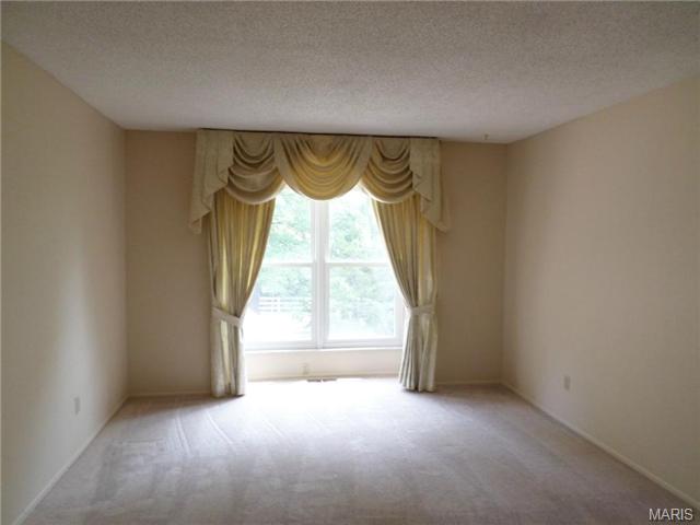 1751 Tralee Ln, Ballwin, MO 63021 photo 4