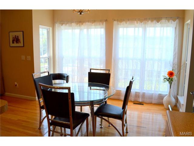 414 Hillington Dr, Eureka, MO 63025 photo 7