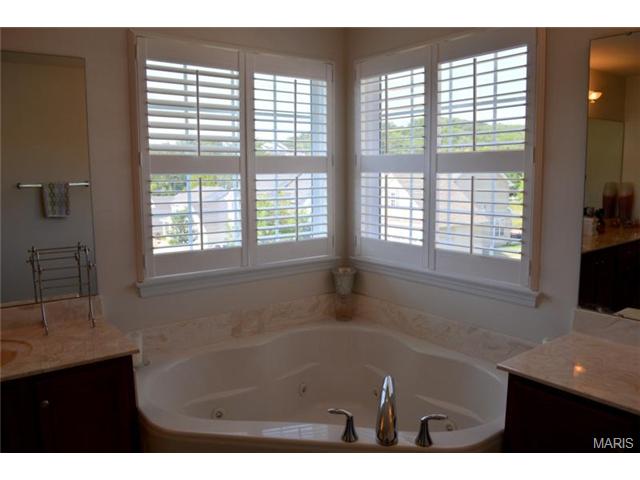 414 Hillington Dr, Eureka, MO 63025 photo 12