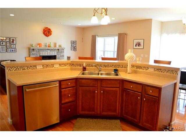 414 Hillington Dr, Eureka, MO 63025 photo 6