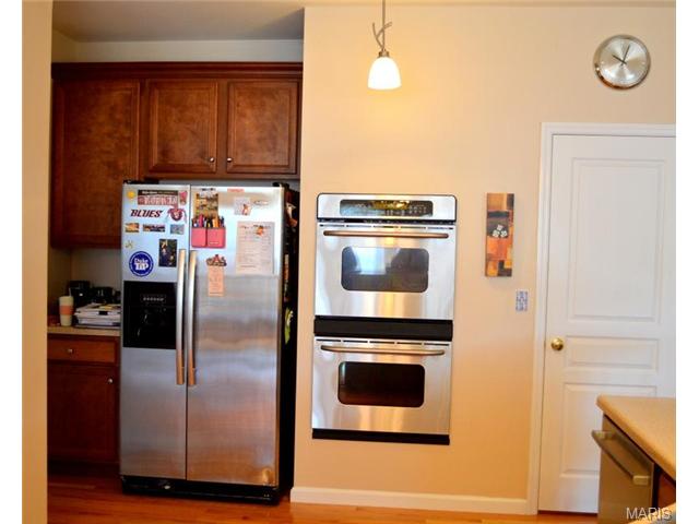 414 Hillington Dr, Eureka, MO 63025 photo 9