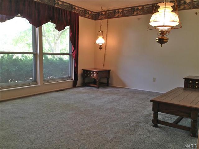 821 Posthorn, Manchester, MO 63021 photo 7