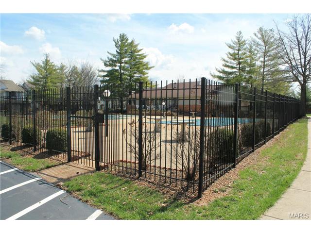 717 Ridgeside Dr #J, Ballwin, MO 63021 photo 13