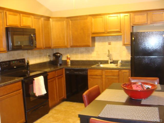 717 Ridgeside Dr #J, Ballwin, MO 63021 photo 4