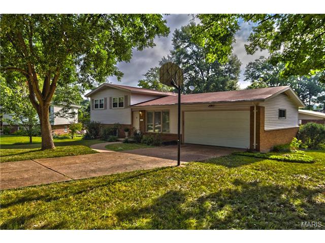 1319 Wyncrest Dr, Ballwin, MO 63011 photo 1