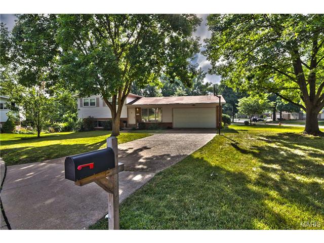1319 Wyncrest Dr, Ballwin, MO 63011 photo 23