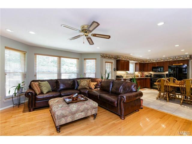 1469 Kentbrooke Dr, Ballwin, MO 63021 photo 10