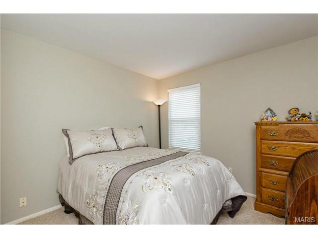 1469 Kentbrooke Dr, Ballwin, MO 63021 photo 24