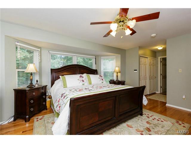 1469 Kentbrooke Dr, Ballwin, MO 63021 photo 17