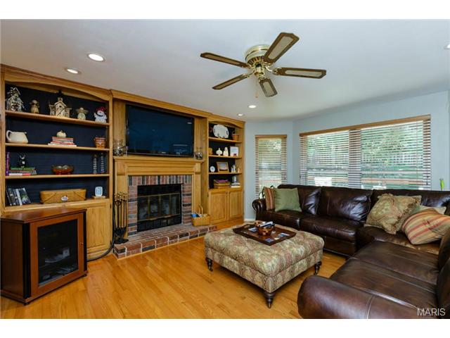 1469 Kentbrooke Dr, Ballwin, MO 63021 photo 9