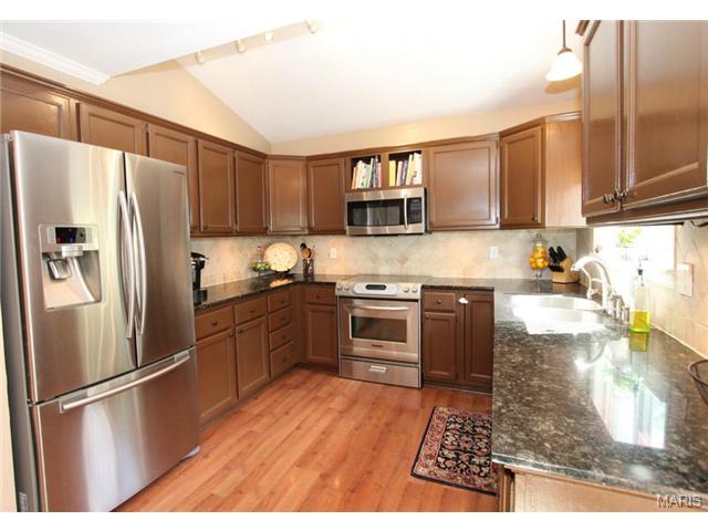 5806 Saddlebrook Dr, Saint Charles, MO 63304 photo 5