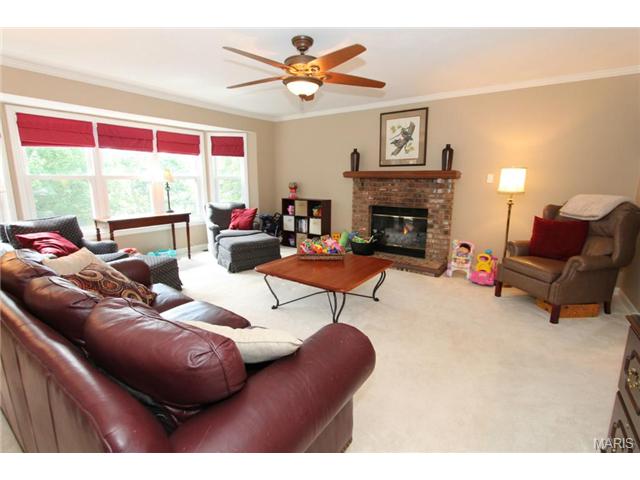 5806 Saddlebrook Dr, Saint Charles, MO 63304 photo 2