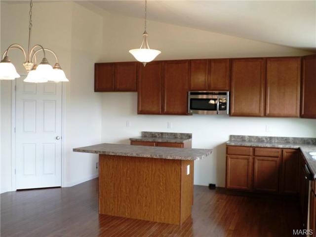 1502 Wainscott Dr, O'fallon, MO 63366 photo 3
