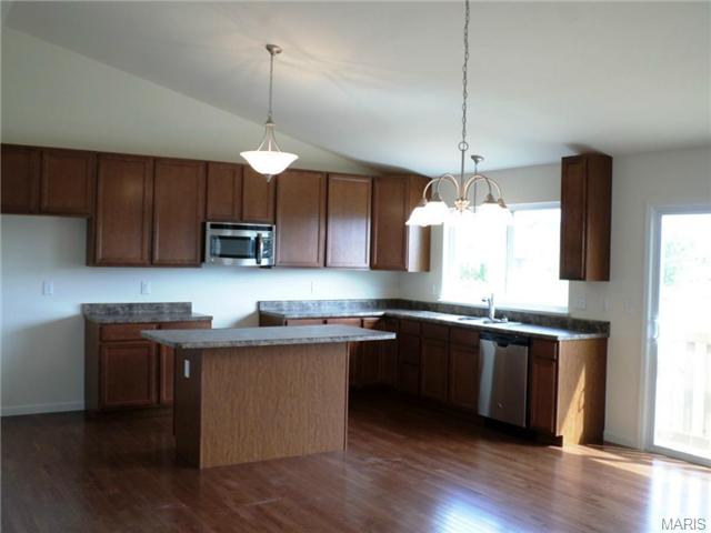 1502 Wainscott Dr, O'fallon, MO 63366 photo 2