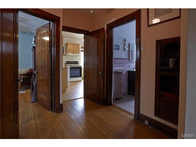 5443 Gresham, Saint Louis, MO 63109 photo 16