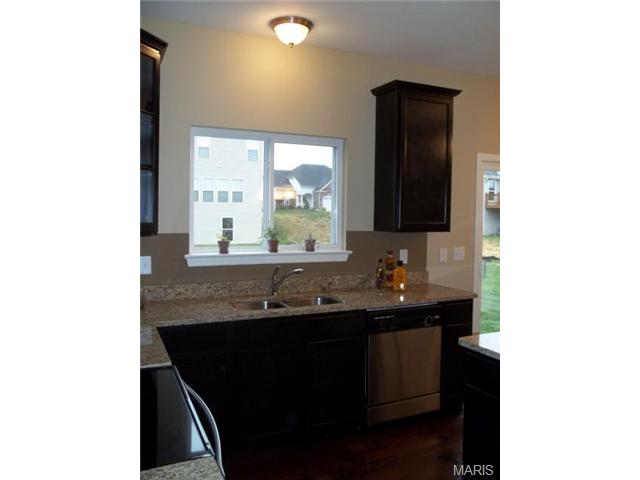 1012 Ashfield Ln, O'fallon, MO 63366 photo 4