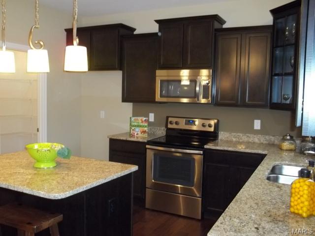 1012 Ashfield Ln, O'fallon, MO 63366 photo 5