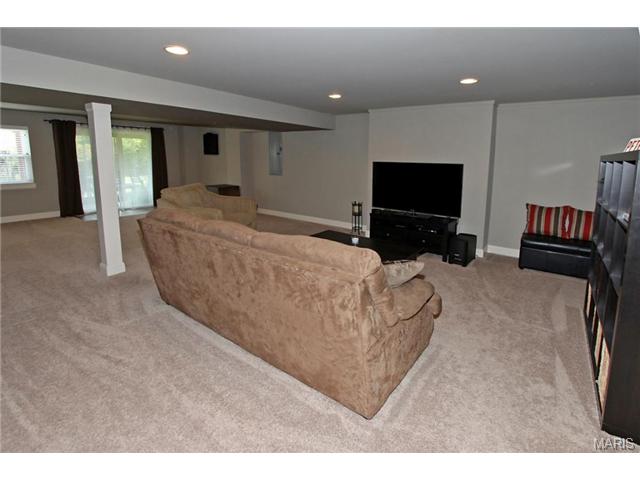 1248 Mautenne Dr, Ballwin, MO 63021 photo 23