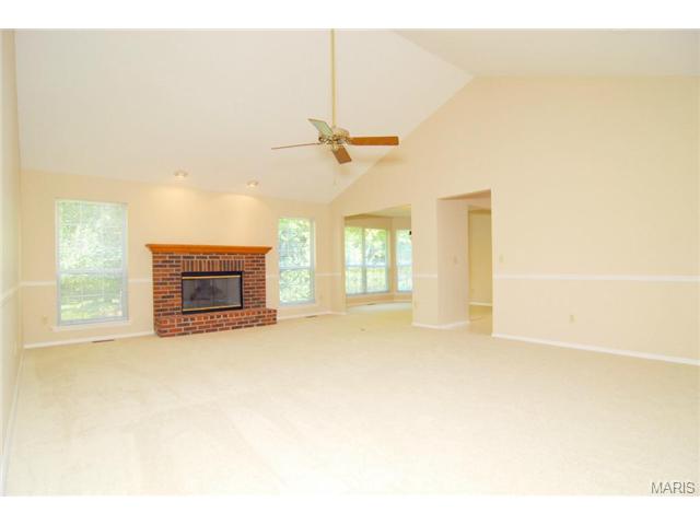 2523 Johnson Pl, Ballwin, MO 63021 photo 4