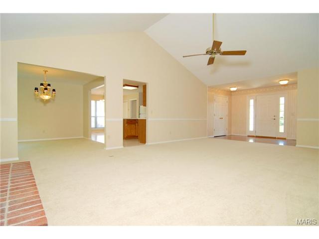 2523 Johnson Pl, Ballwin, MO 63021 photo 3