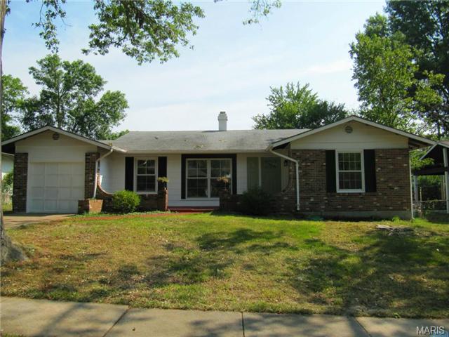 393 Genoa, Ballwin, MO 63021 photo 1