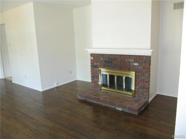 393 Genoa, Ballwin, MO 63021 photo 7