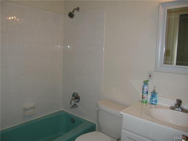 393 Genoa, Ballwin, MO 63021 photo 10