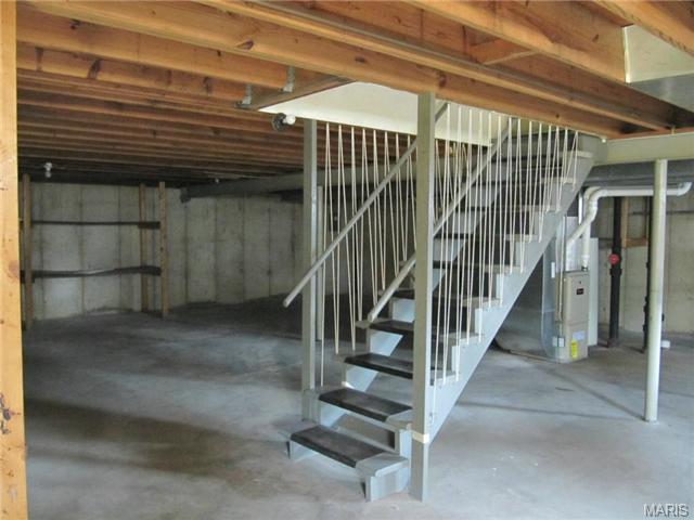 393 Genoa, Ballwin, MO 63021 photo 11