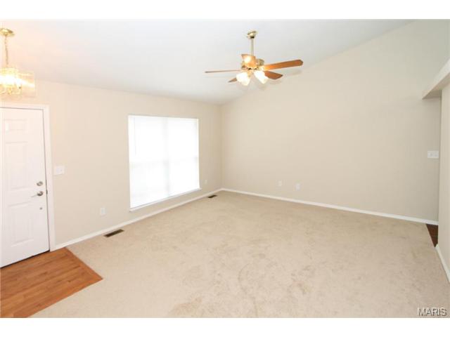 21 Royalltrail Ct, O'fallon, MO 63368 photo 4