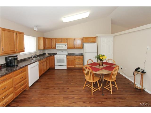 21 Royalltrail Ct, O'fallon, MO 63368 photo 3