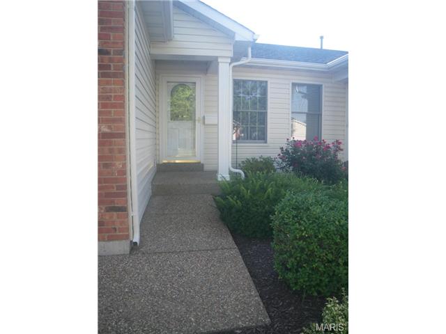 1549 Rosedale Dr, O'fallon, MO 63366 photo 2