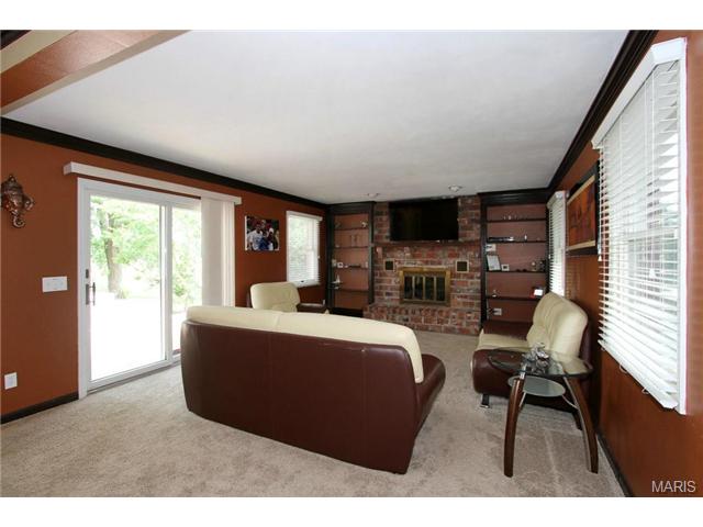 1008 Van Loon Dr, Ballwin, MO 63011 photo 5
