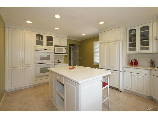 1008 Van Loon Dr, Ballwin, MO 63011 photo 6
