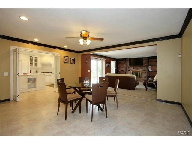 1008 Van Loon Dr, Ballwin, MO 63011 photo 10