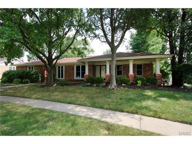 1008 Van Loon Dr, Ballwin, MO 63011 photo 1