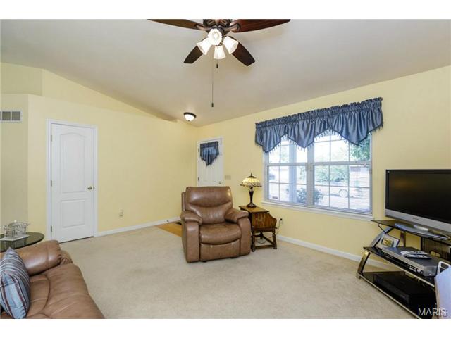 10 Forest Ln, O'fallon, MO 63366 photo 3